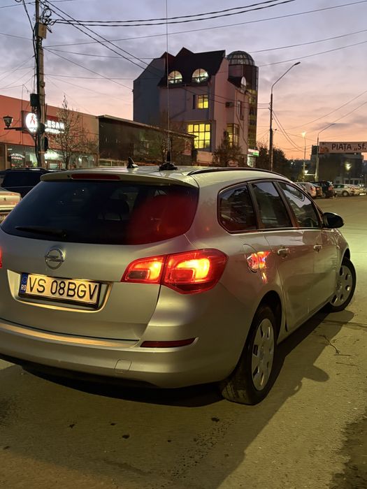 Opel Astra J pret negociabil