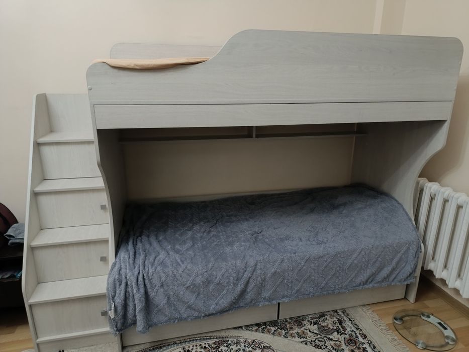 Двухъярусная кровать