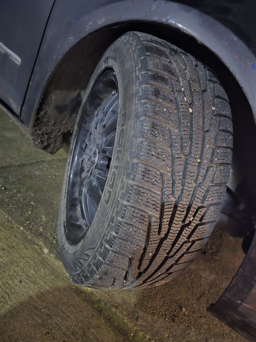 Vând cauciucuri 235/55 R18 104R XL MS