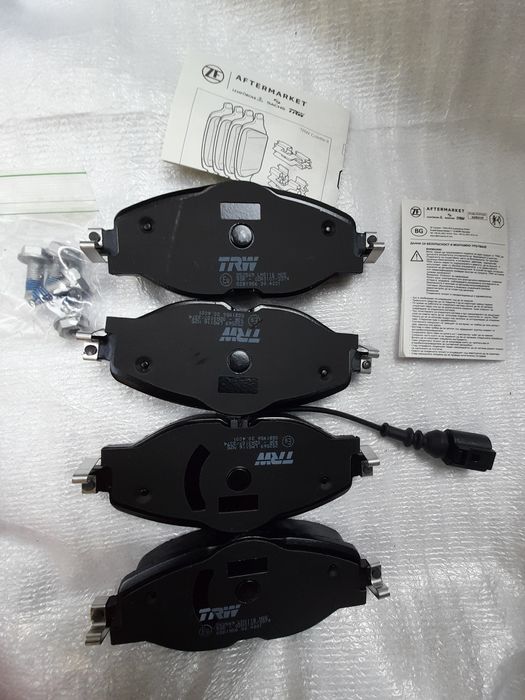 SET PLACUTE FRÂNE DISC TRW  Audi A3,Seat Leon,Skoda Oktavia ,Vw Golf
