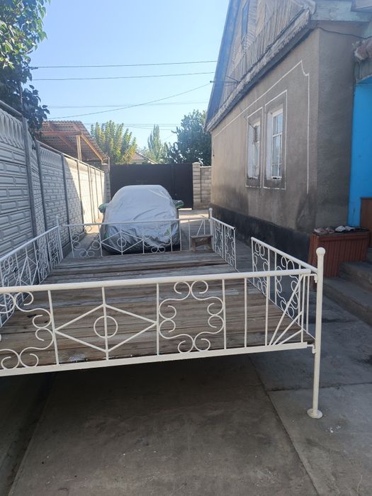 Дом продается  за линией.