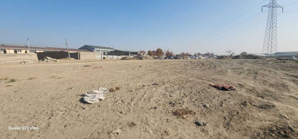 Ер 32 сотых майдон биноси билан  сотилмокда