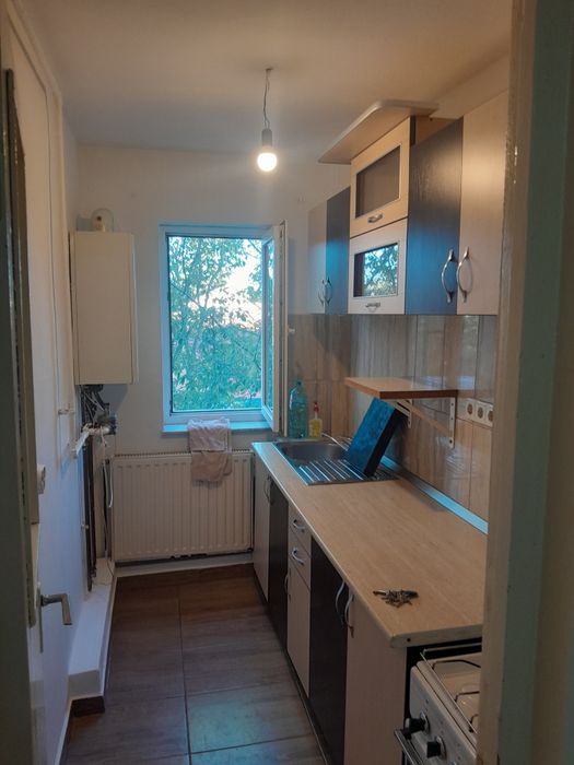 Vînd apartament 2camere Gladiolei etaj2/2