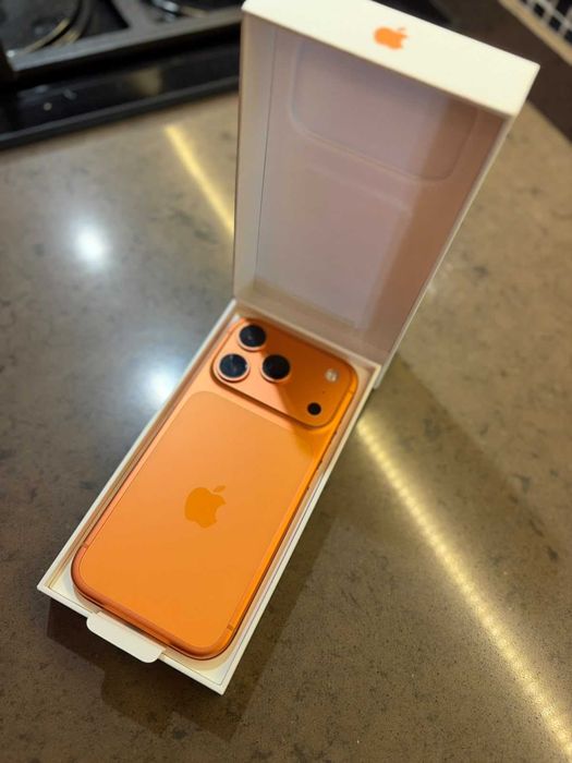 Iphone 17 Pro Cosmic Orange 256gb 99% baterie