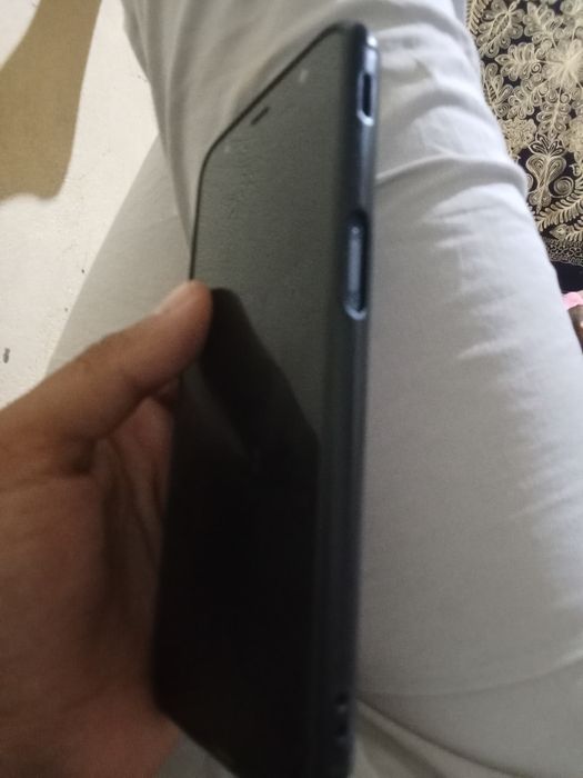 Samsung j6+ 32 karopka dakumint