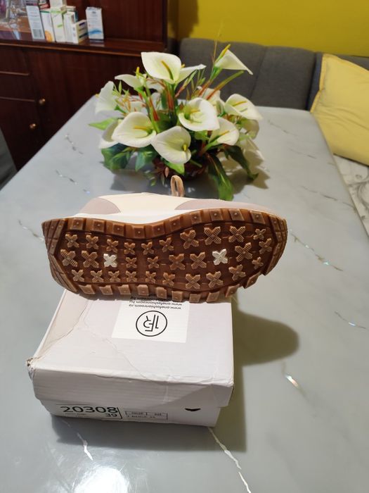 Продавам маратонки