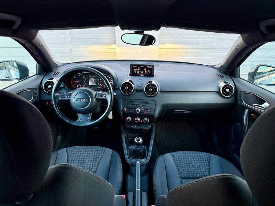 Audi A1 1.6 Diesel Euro 5 RAR Efectuat Carte RO Xenon Navigatie Comezi Clima Finantare
