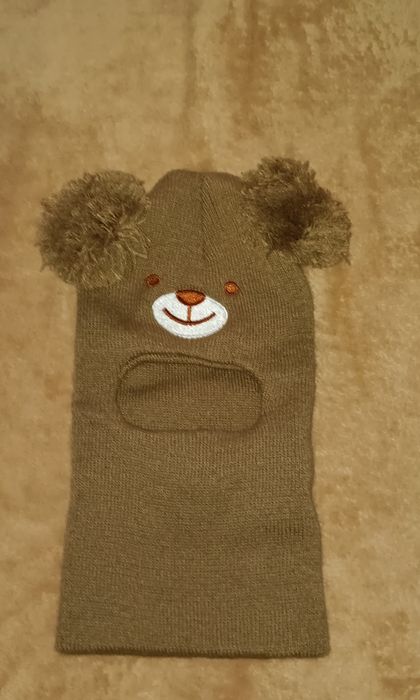 Cagulă.Căciulă .Bebeluș