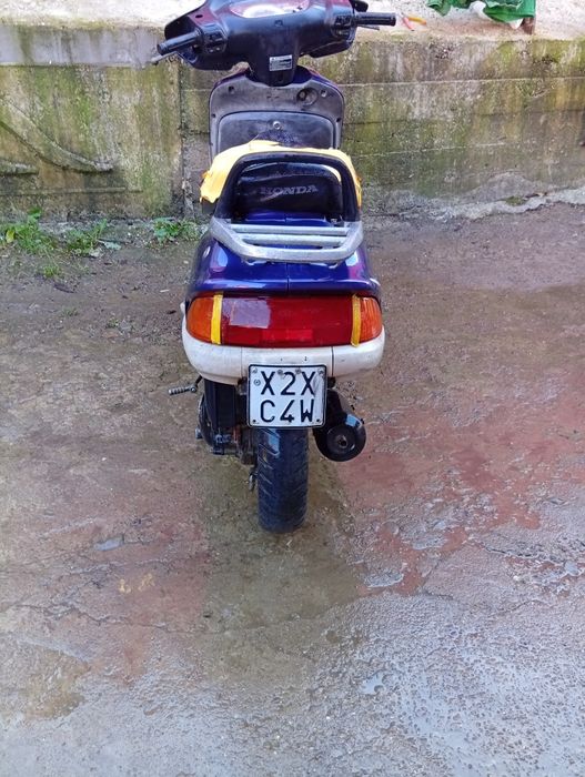 Vând scuter perfect fucționabil