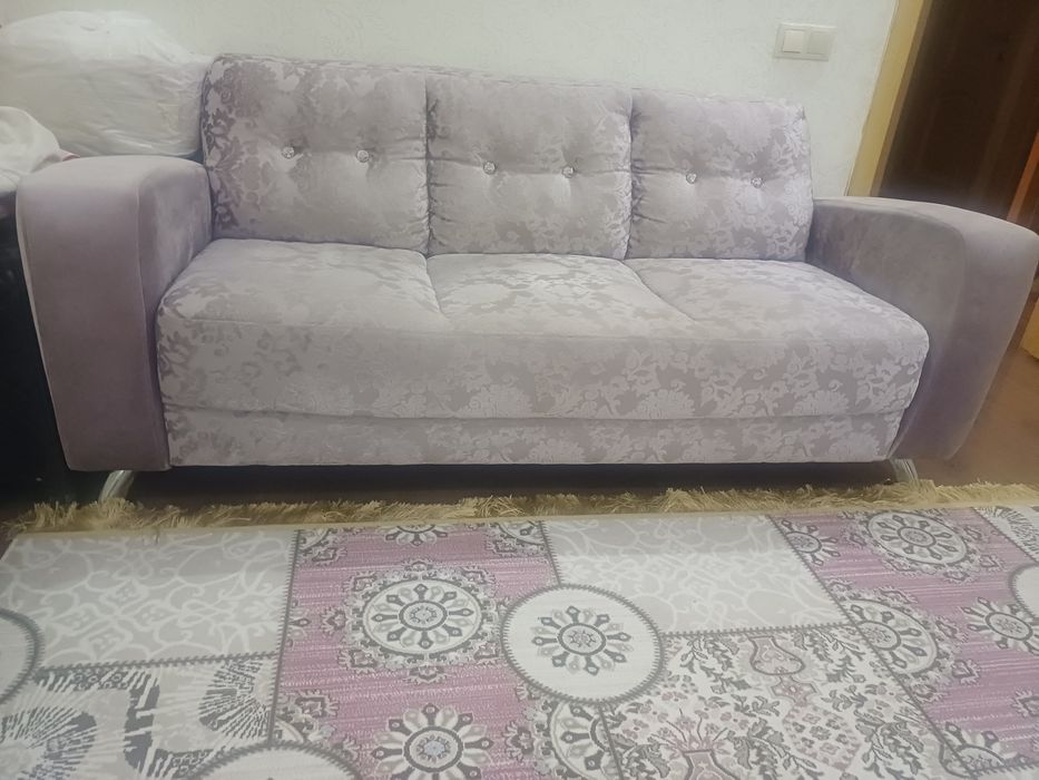 Продам диван в хорошем состоянии