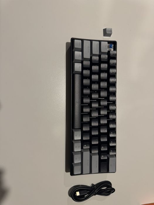 Механична клавиатура 60%