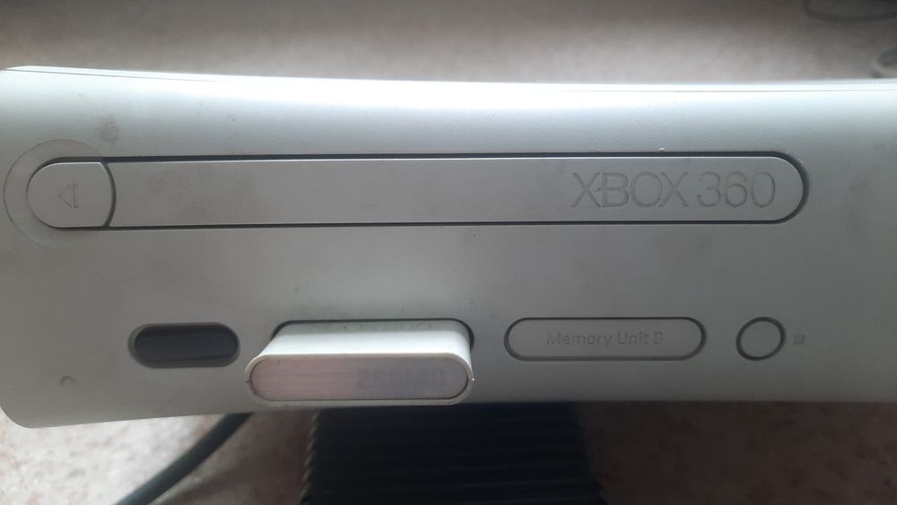 Продам x box 360
