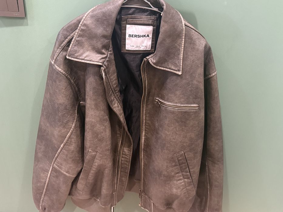 Кожаная куртка Bershka