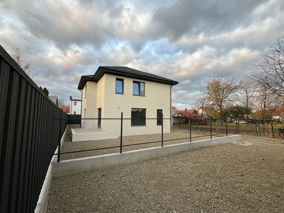 Casa semifinisat Radauti