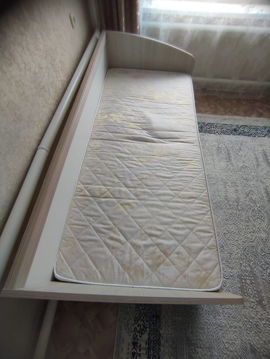 Продам кровать .