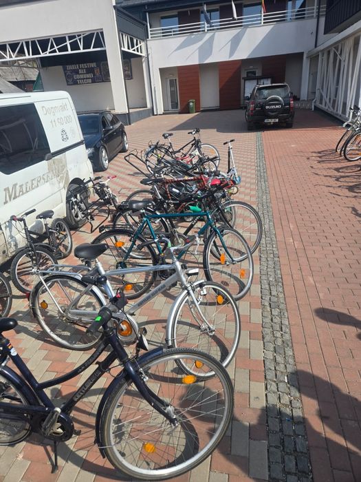 Vând biciclete second hand la preturi accesibile. Preturile incep  de la 300 lei info la tel 0756540521 sau 0742193033