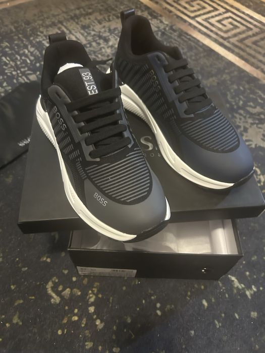 Босс кроссовки 42-43 р boss
