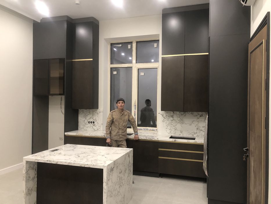 Столешницы из искусственного и натурального камня для кухни и ванны