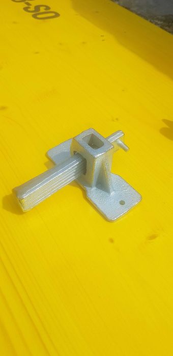 Blocatori zincati cu pana, cleme, fluturasi cofraj, broscute cofraj