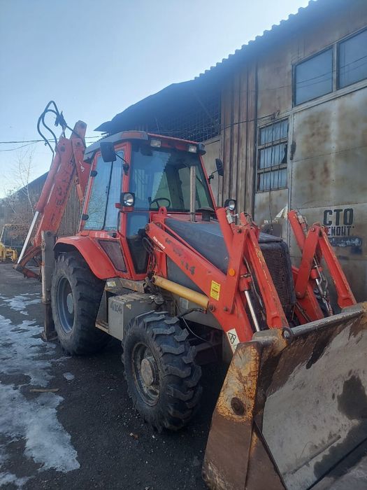 Продам экскаватор-погрузчик