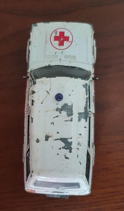 Машинка коллекционная  Медслужба