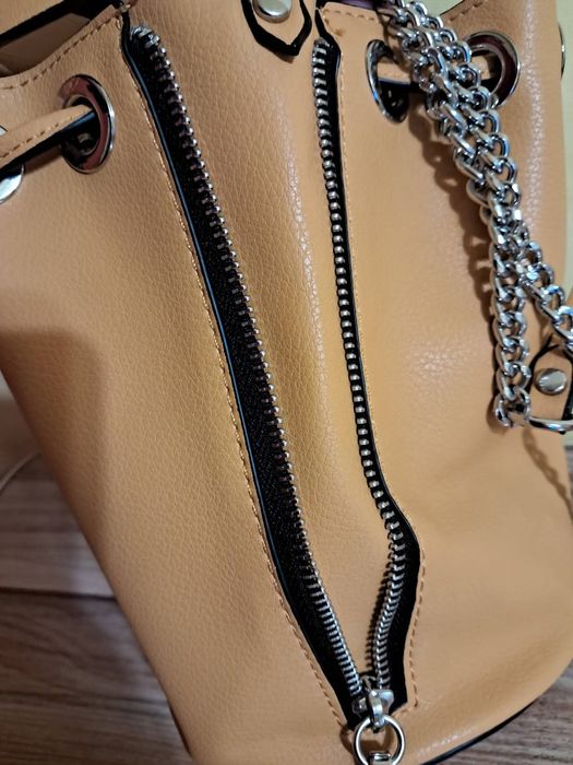 Дамска чанта на ZARA