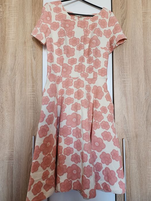 Лятно/есенна рокля нова