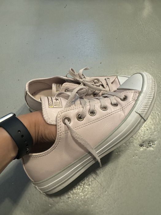 Converse 39,  piele, roz pal, foarte bine intretinuti