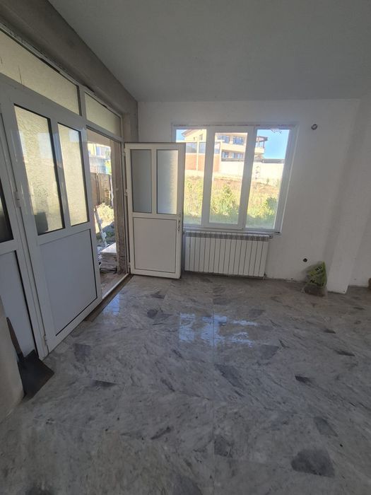 Дава се под наем Къща в с. Брезница, Област Благоевград - 250 кв.м за 688.5 € - Снимка #1