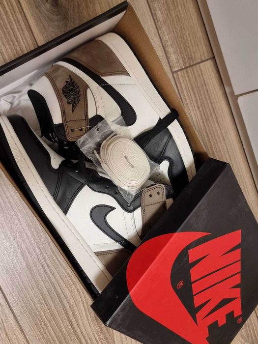 Air Jordan 1 Retro High OG "Dark Mocha" Leather/Polyester/Rubber