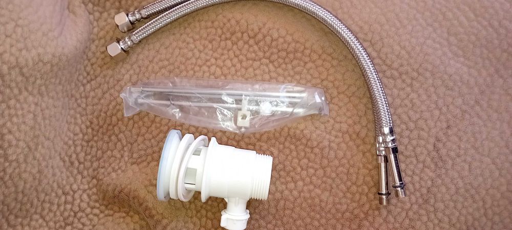 Смесител ,inix на Фаянс  с изпразнител и сифон