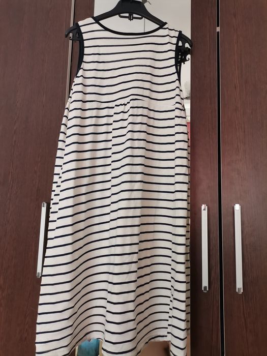 4 rochii de vânzare