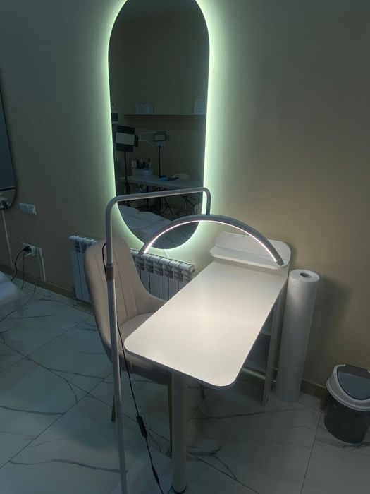 Наращивание ресниц и ногтей