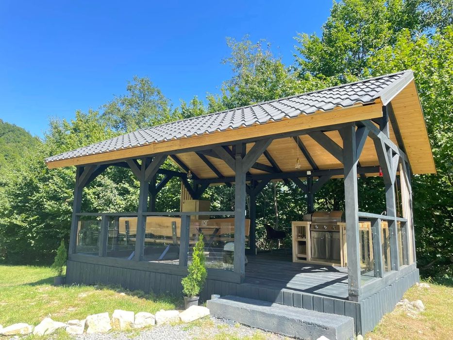 Cabana cu ciubar de Inchiriat
