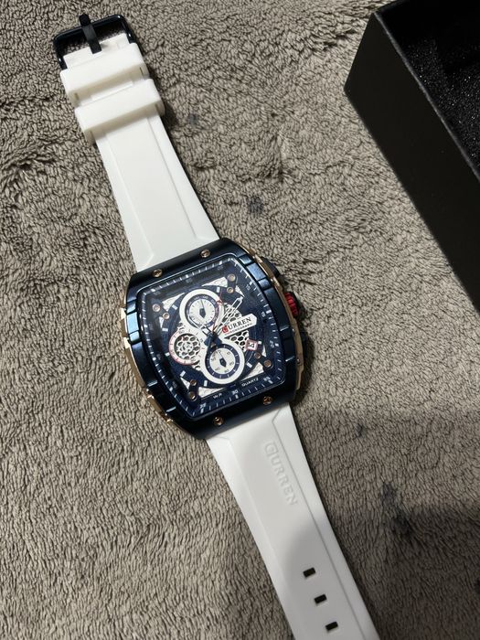 Новые мужские часы