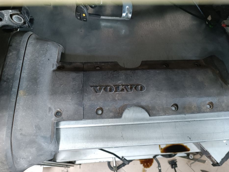 Капак двигател за Volvo XC70, 2.4T, 2001