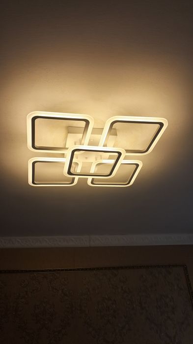 Продам люстру б/у