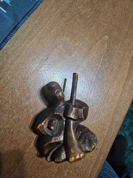 Саморъчни дървени фигурки.