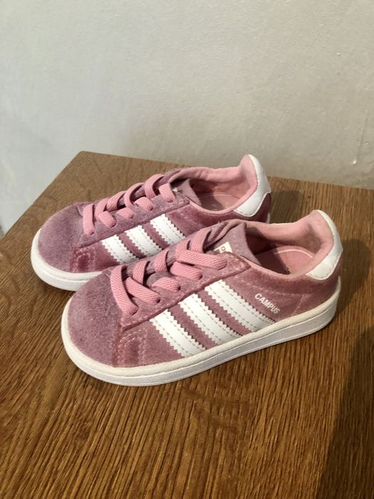 Vând adidasi fete marimea 21