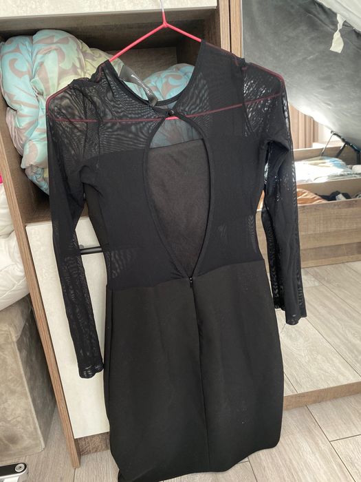 Черна дамска рокля с деколте на гърба р-р XS