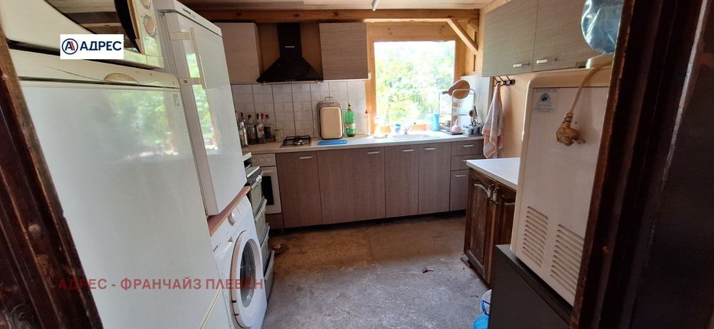 Парцел в Плевен, област-с.Върбица площ 1068 цена 23008