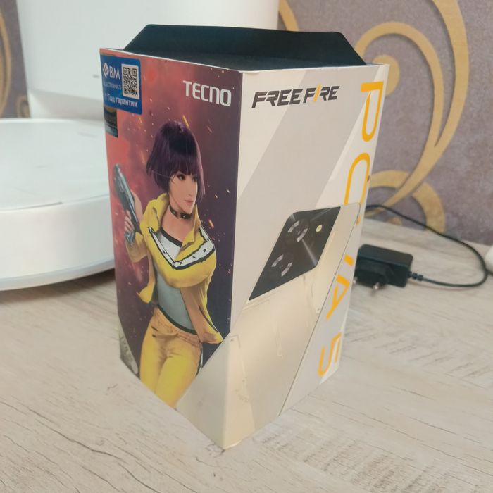 Телефон теcno pova 5