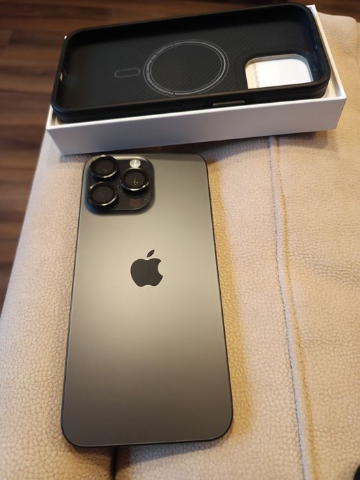 iPhone 15 Pro Max, 256 GB, stare perfectă, fără zgârieturi sau lovituri.