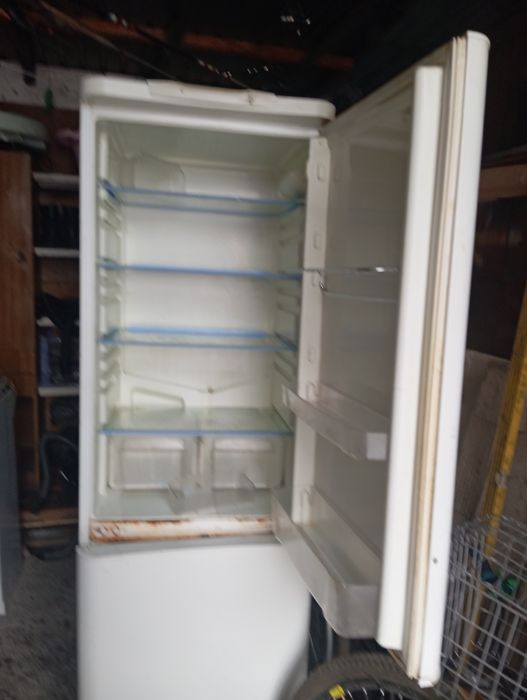 Продам холодильник