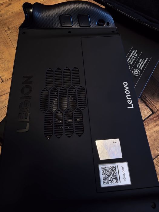 Lenovo legion go 2, z2 extreme 1tb, 890m, 32 GB RAM