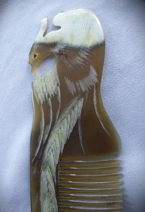 Азиатски гребен от биволски рог с птица Феникс