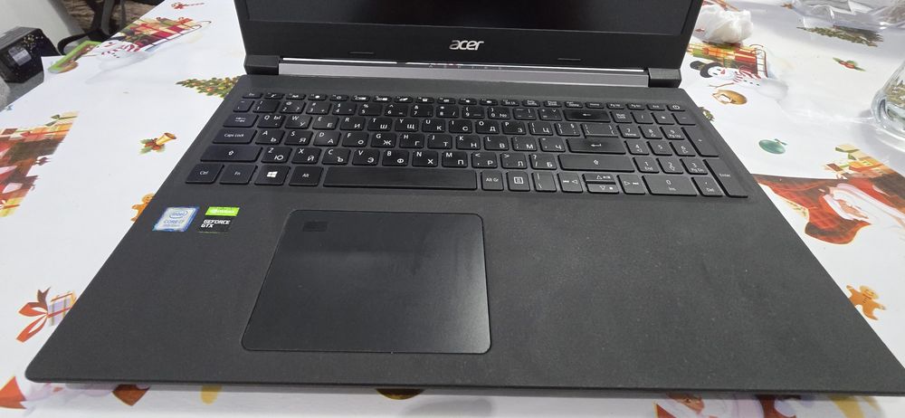 Acer aspire 7 715-75G