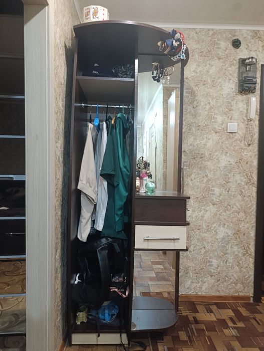 Шкаф в прихожую, б/у