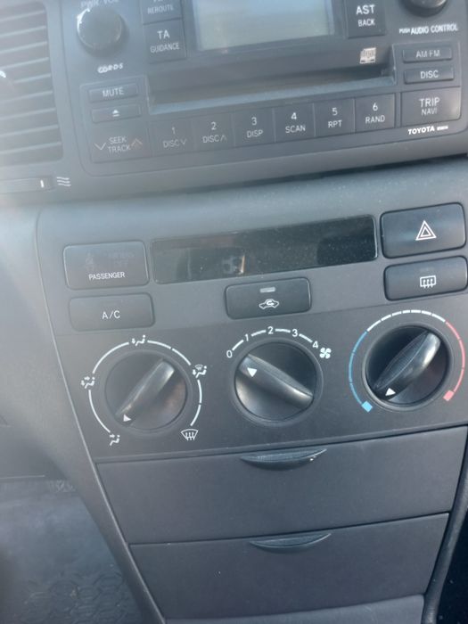 Toyota  Corolla  1.4 газ-бензин