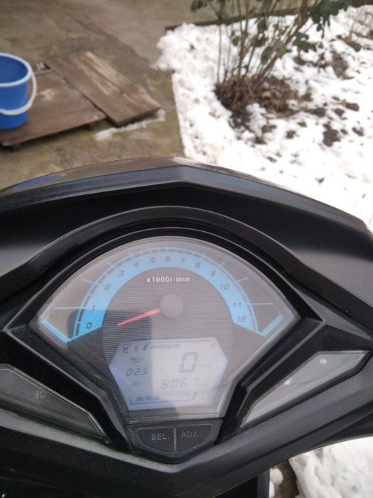 Продается скутер,skuter,skutr,moped sotiladi.